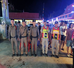 สายตรวจตำบลบ้านกล้วย พร้อมอาสาสมัครตำรวจบ้าน ปฏิบัติหน้าที่รักษาความสงบเรียบร้อยงานมหรสพ งานทอดกฐิน วัดพลายชุมพล
