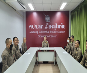 พ.ต.อ.ไพบูลย์  กาศอุดม ผกก.สภ.เมืองสุโขทัย พ.ต.ท.วศิน สุภา รอง ผกก.ป.สภ.เมืองสุโขทัย และเจ้าหน้าที่ที่เกี่ยวข้อง ร่วมเฝ้าฟังกิจกรรม Clinic ITA 2025 ของสถานีตำรวจ ภ.๖